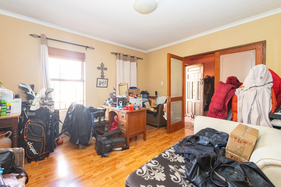 4 Bedroom Property for Sale in Sonstraal Heights Western Cape